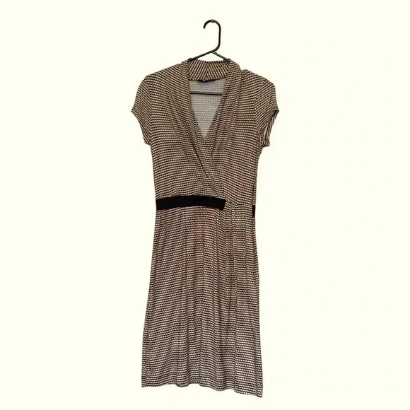 Sinequanone Parisian light weight dress w VNeck, Sleeves  and unique waistband - Picture 1 of 9